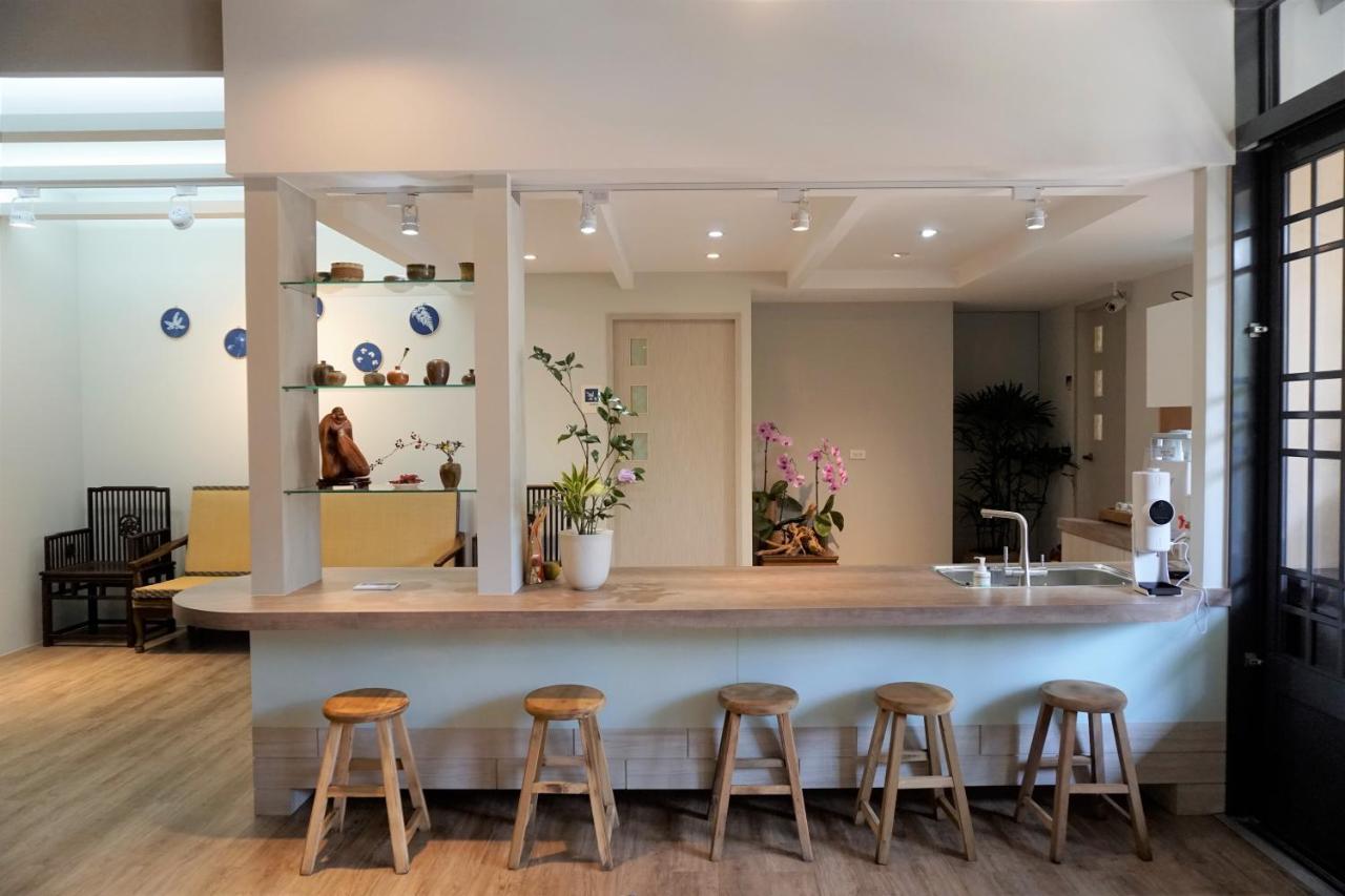 蘊慢築 茶花藝主題民宿 Yun Man Zhu Homestay Gongguan Exteriör bild