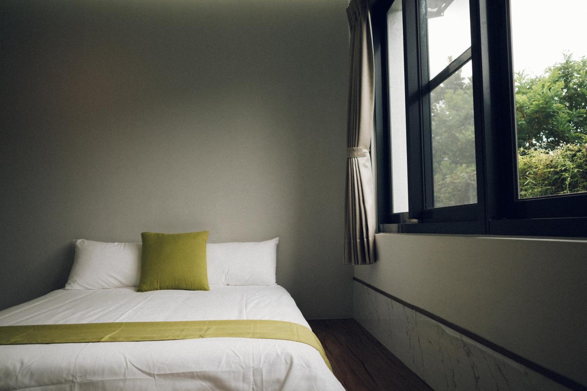 蘊慢築 茶花藝主題民宿 Yun Man Zhu Homestay Gongguan Exteriör bild